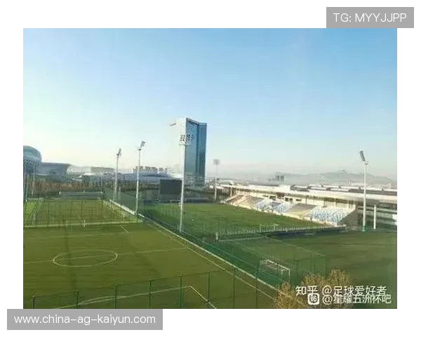 俱乐部加强青少年足球场地建设提升设施水平